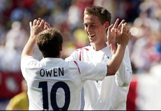 Crouch urges Owen to seal Stoke switch