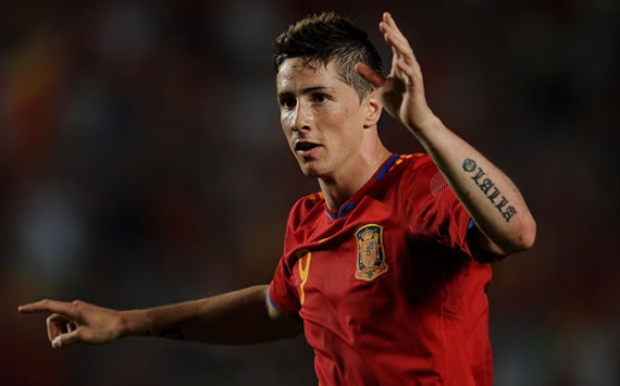 Fernando Torres celebra su gol en su reaparición con España, durante el amistoso frente a Polonia en Murcia (Getty Images)