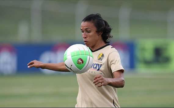 Marta, FC Gold Pride (Robin McNeil, Philadelphia Independence)