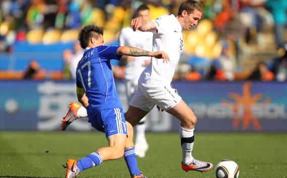 Der Slowake Marek Hamsik gegen Neuseelands Chris Killen (Getty Images)