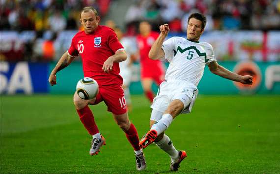 WC 2010: Wayne Rooney  - Bostjan Cesar - England  - Slovenia (Getty Images)   