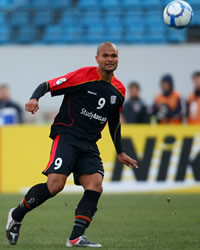 Sergio van Dijk - Adelaide United FC (Getty Images)