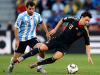 Mascherano & Ozil - Argentina-Germany - World Cup 2010 (Getty Images)