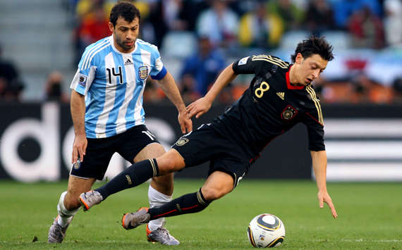 Mascherano & Ozil - Argentina-Germany - World Cup 2010 (Getty Images)