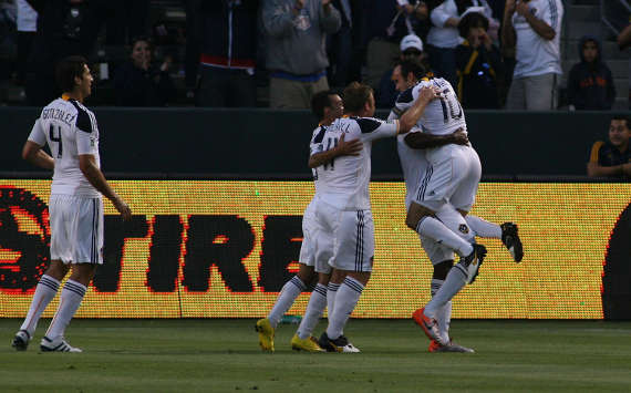 Landon Donovan, Edson Buddle and the Los Angeles Galaxy celebrate, MLS (Getty)