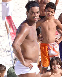 Ronaldinho - Milan (AGNews)