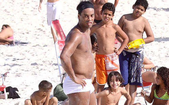 Ronaldinho - Milan (AGNews)