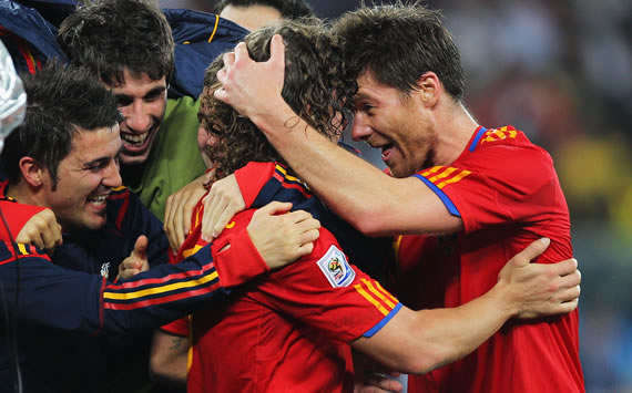 FIFA World Cup 2010 - Spain vs Germany - Xabi Alonso, Carles Puyol celebrate
