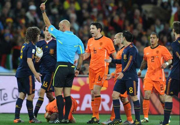 World Cup 2010: Mark van Bommel and Nigel de Jong blame Howard Webb for Netherlands' final defeat