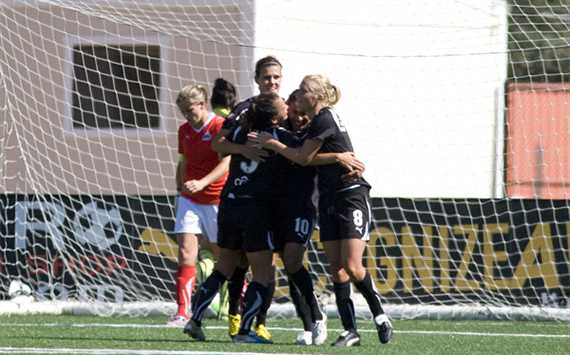FC Gold Pride celebration (William Mancebo)