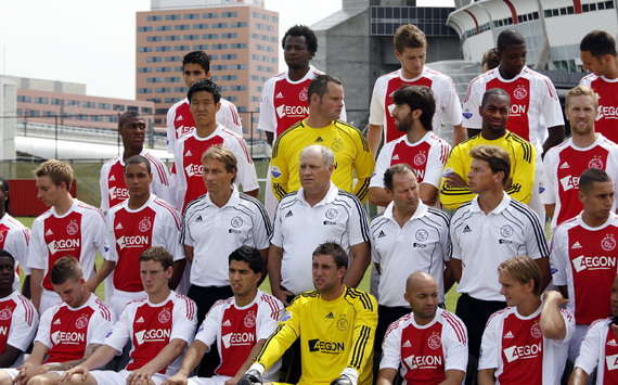 Selectiefoto van Ajax, Martin Jol in het midden (PROSHOTS)