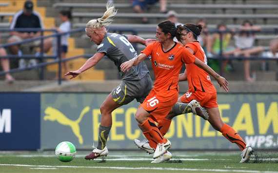 Caroline Seger, Philadelphia Independence (Robyn McNeil, Philadelphia Independence)