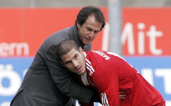 Mehmet Scholl nimmt Deniz Yilmaz unter die Fittiche (Getty)