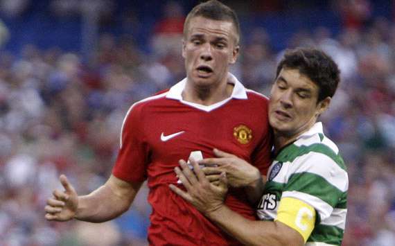 Tom Cleverly - Scott Brown,  Manchester United - Celtic F C (Getty Images) 