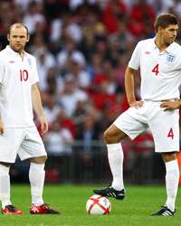 Wayne Rooney and Steven Gerrard of England(Getty Images)