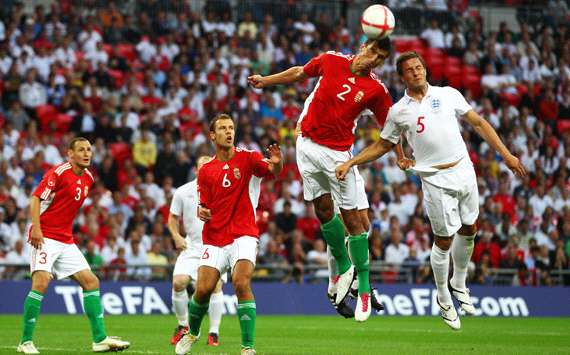 Zoltan Liptak- Phil Jagielka, Hungary -  England (Getty Images) 