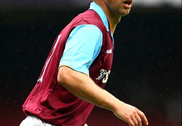 Hitzlsperger on trial with Everton