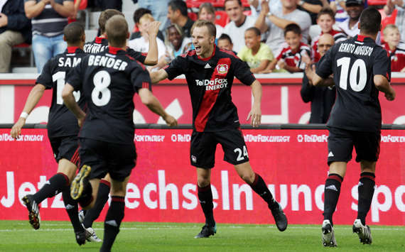 Bayer bejubelt Kadlecs Treffer (Getty)