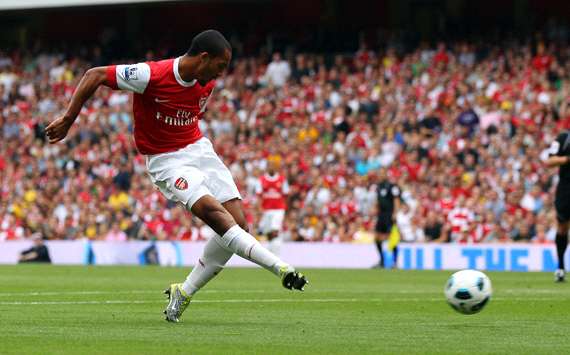EPL : Theo Walcott , Arsenal -  Blackpool (Getty Images) 