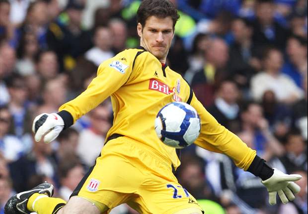 Manchester United target Begovic: My only concern is Stoke