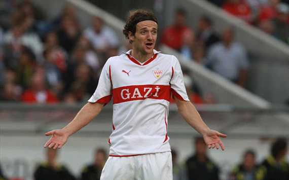 Christian Gentner ist gegen den BVB ratlos (Getty Images)