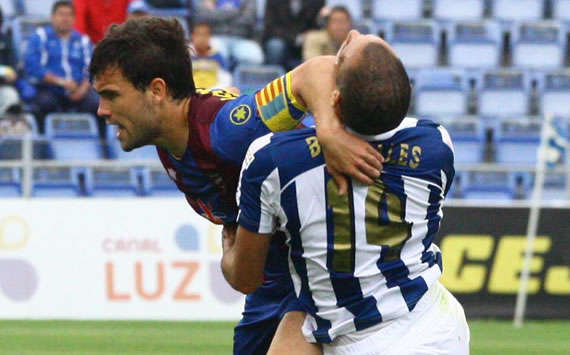 El defensa Miquel Robusté, en acción con el Levante
