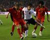 Euro 2010 Quali: Belgium - Germany, Mesut Oezil, Marouane Fellaini (Getty Images)