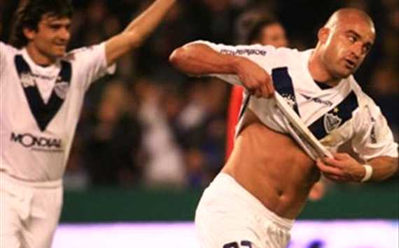 Santiago Silva se iría de la Fiorentina