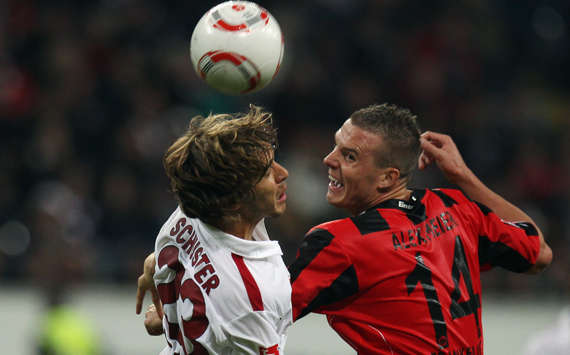 Freiburgs Schuster und Eintrachts Meier im Luftduell (Getty Images)