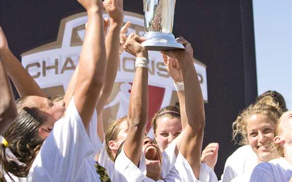 FC Gold Pride hoist WPS Championship (William Mancebo, Tri-City Voice)