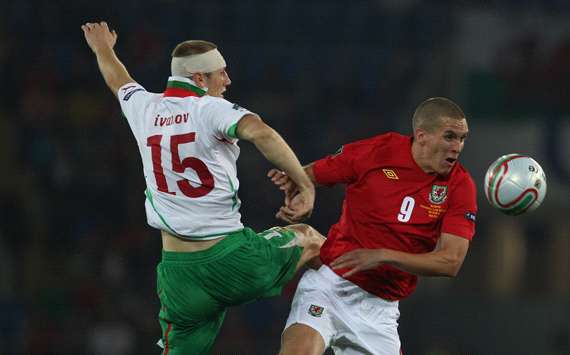 Euro 2012 Qualifiers  :  Steve Morison - Ivan Ivanov ,  Wales vs Bulgaria (Getty Images) 