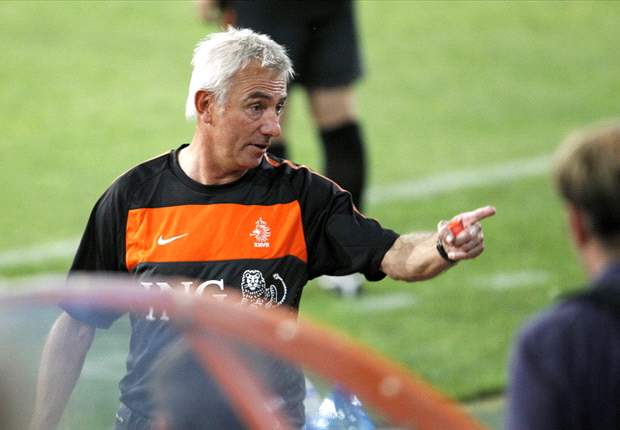 Van Marwijk ziet Engeland of Spanje zitten