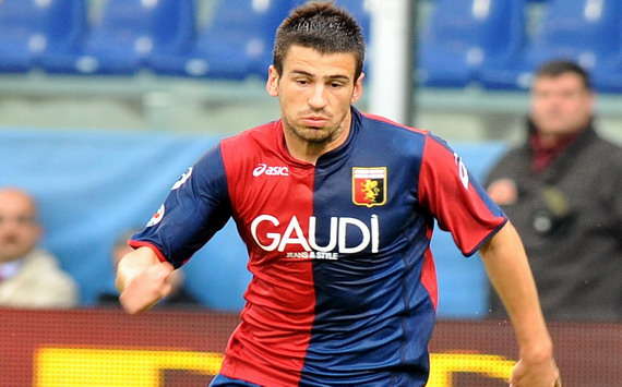Fiorentina sign Tomovic from Genoa with Vargas moving in the opposite direction