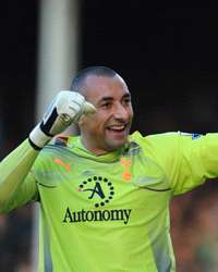 EPL : Gomes , Fulham and Tottenham (Getty Images) 