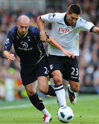 BPL, Fulham vs Tottenham Hotspur, Alan Hutton and Clint Dempsey (Getty Images) 