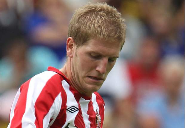 Norwich sign Michael Turner from Sunderland