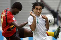 Delgado (Angola) and Mahdavikia (Iran) (AFP)