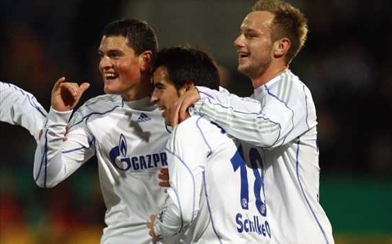 Schalke mit viel Mühe