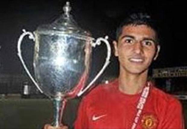 Manchester United youngster Davide Petrucci extends loan at Peterborough
