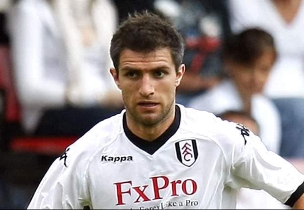 Hughes pens contract extension with Fulham