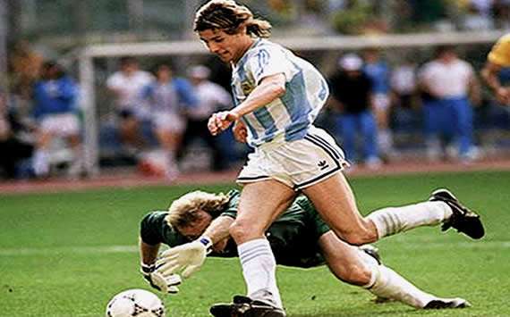 Superclasico Argentina-Brasil: Caniggia en Mundial Italia 90