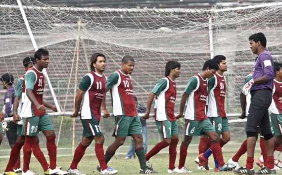 Show of unity at Mohun Bagan Practice (Mangopeel)