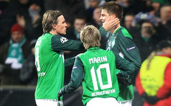 Gratulation an Torschütze Sebastian Prödl von Marko Marin und Clemens Fritz (Getty)