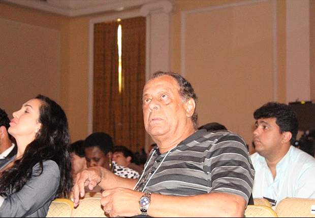 Brazil chose a bad time to sack Mano Menezes, believes Carlos Alberto