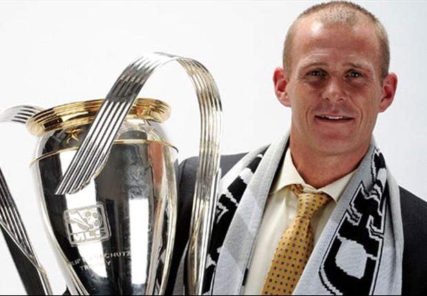 Colorado Rapids manager Gary Smith set to reject new contract offer and leave MLS club as Portsmouth monitor situation
