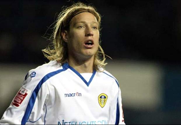 League Cup round-up: Leeds and Crewe in the goals but Wolves need penalties to beat Aldershot