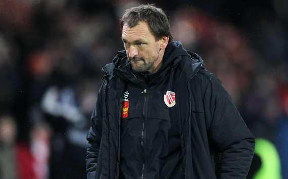 Cottbus Trainer Claus-Dieter Wollitz sieht in Cottbus keine Zukunft mehr (Getty Images)