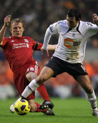 EPL,Dirk Kuyt,Mark Davies,Liverpool vs Bolton Wanderers (Getty Images)