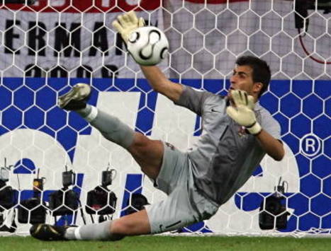 Ricardo stops Gerrard penalty in England-Portugal (AFP)
