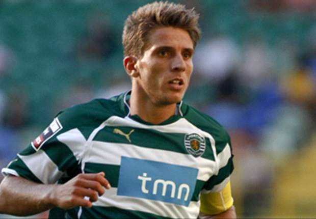 Reading complete signing of Sporting captain Carrico